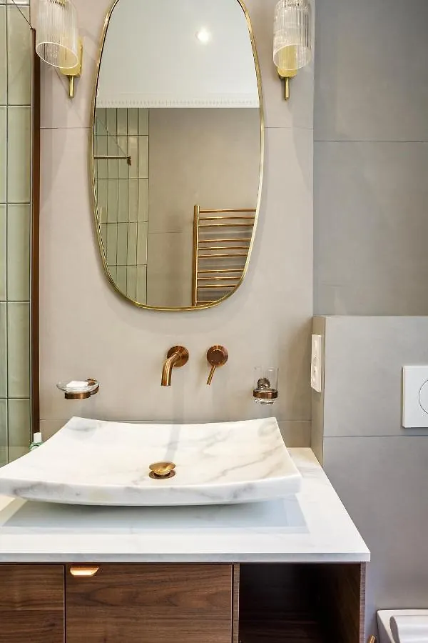 The Eiffel Tower Cosy Nest Apartment Paris 0*,  France