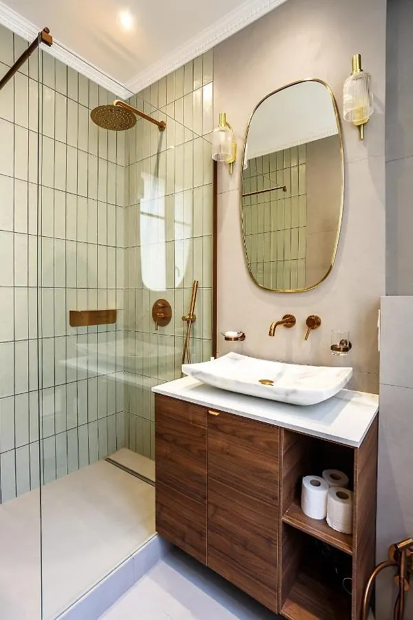 The Eiffel Tower Cosy Nest Apartment Paris